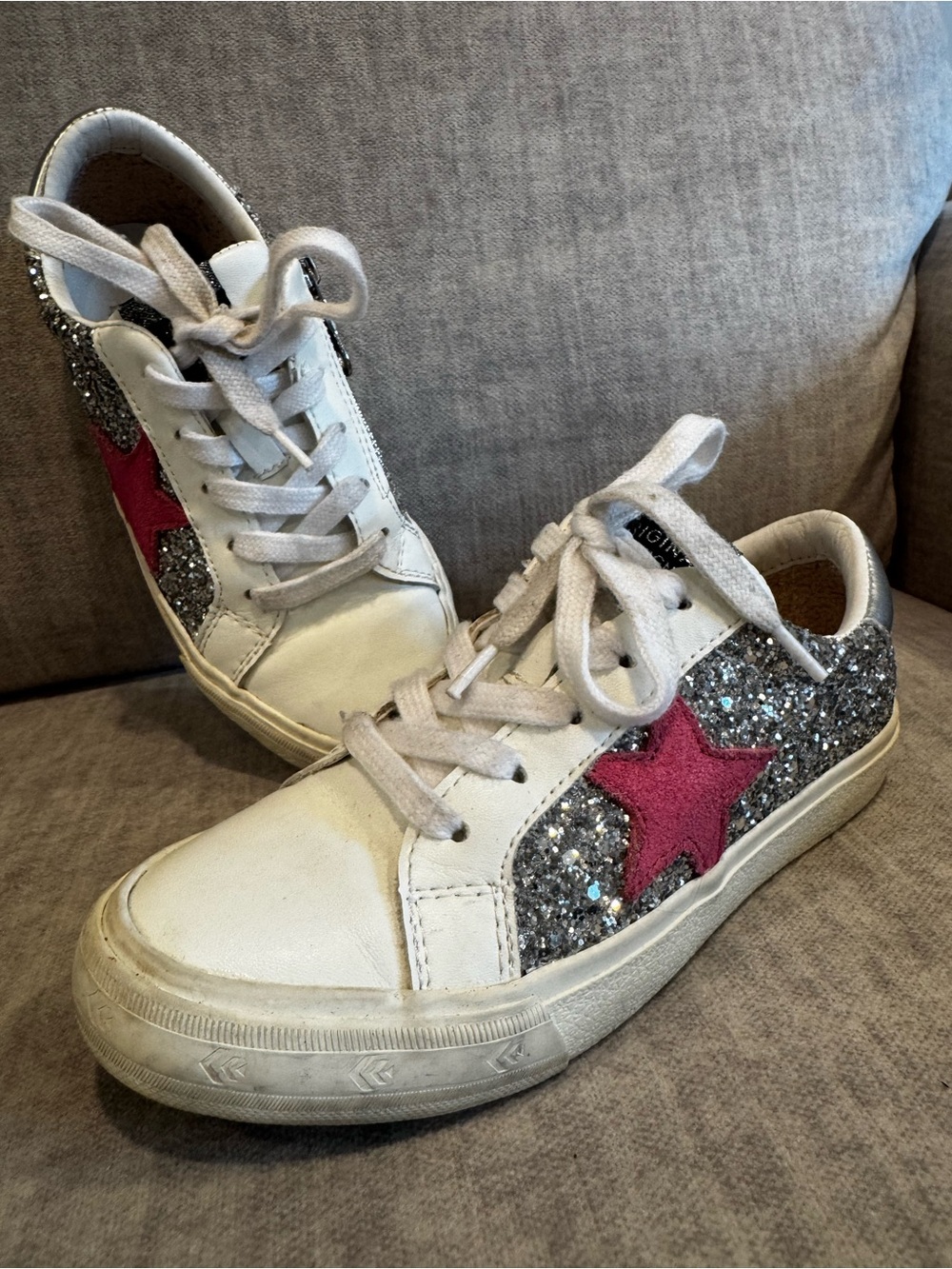 Vintage Havana White Glitter Star Lace-Up Sneakers with Pink Star - GC - Sz 2